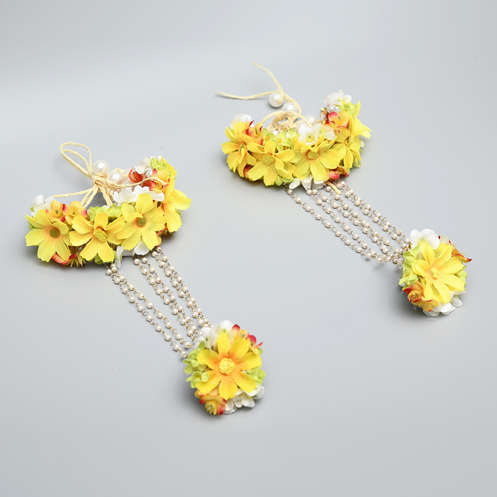 Golden Butter Daisy Earrings - 3-Flower Wire – Michael Michaud US